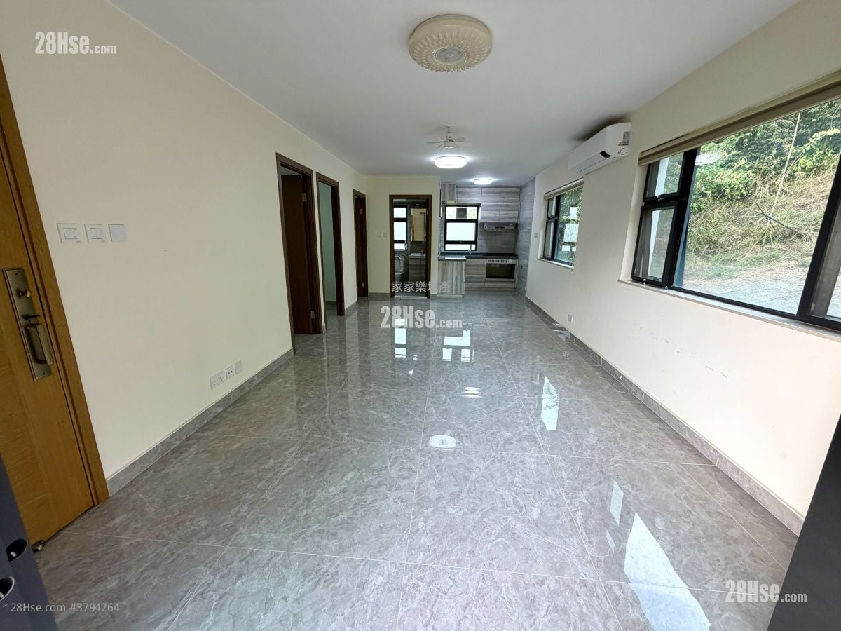 村屋 租盘 3 房 , 1 浴室 700 平方尺