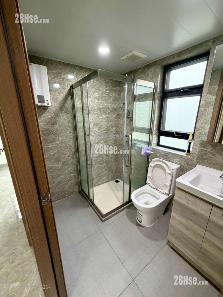 村屋 租盘 3 房 , 1 浴室 700 平方尺