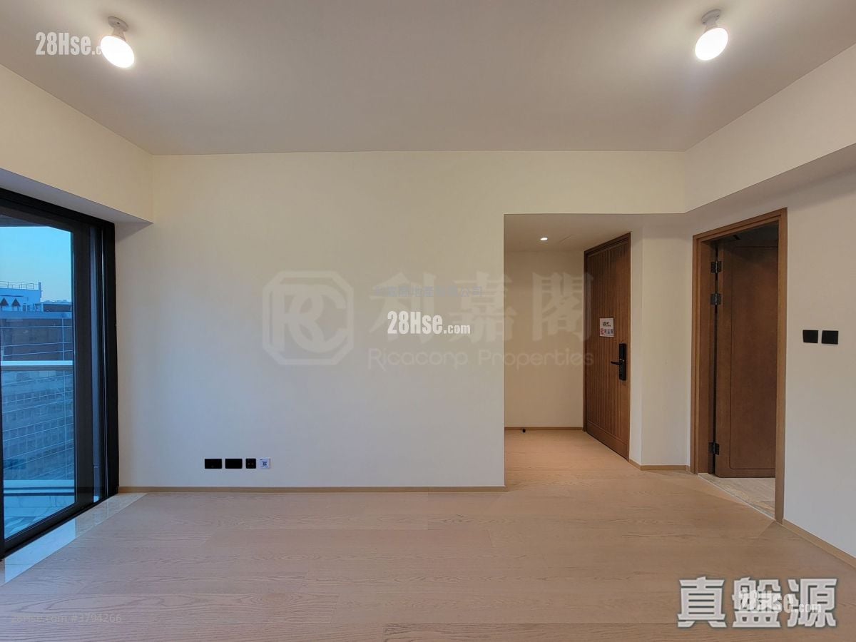 高临 租盘 3 房 , 1 浴室 569 平方尺