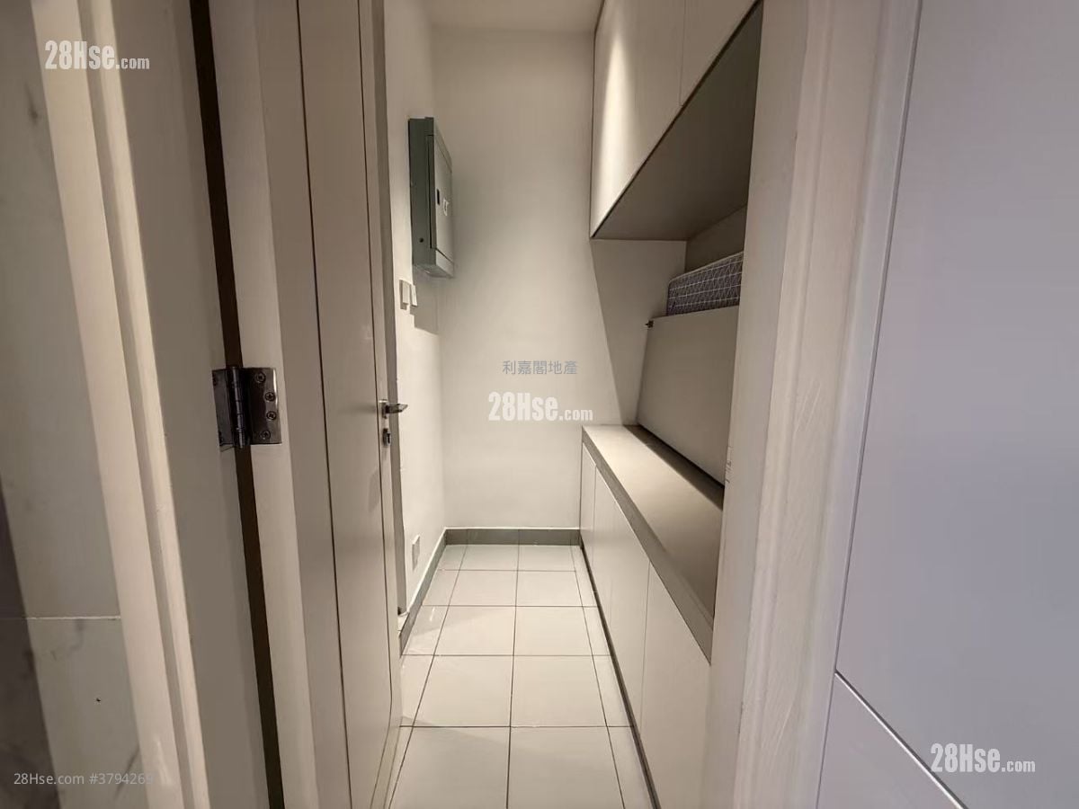 Monaco One Rental 4 Bedrooms , 3 Bathrooms 768 ft²