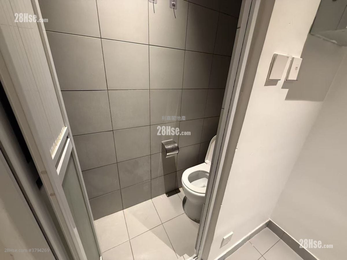 Monaco One Rental 4 Bedrooms , 3 Bathrooms 768 ft²