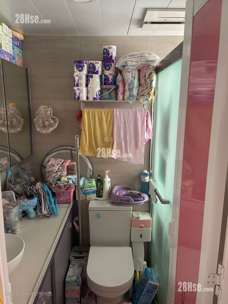 Choi Wo Court Sell 2 Bedrooms , 1 Bathroom 503 ft²