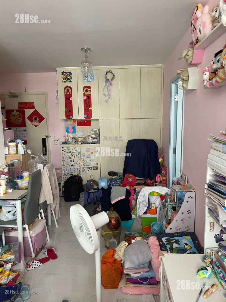 Choi Wo Court Sell 2 Bedrooms , 1 Bathroom 503 ft²