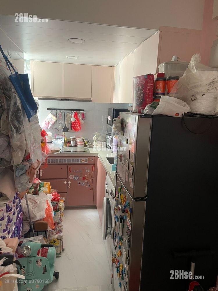 Choi Wo Court Sell 2 Bedrooms , 1 Bathroom 503 ft²