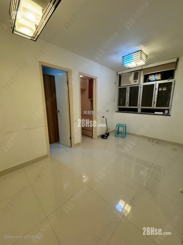 Lung Poon Court Sell 1 Bedroom 383 ft²