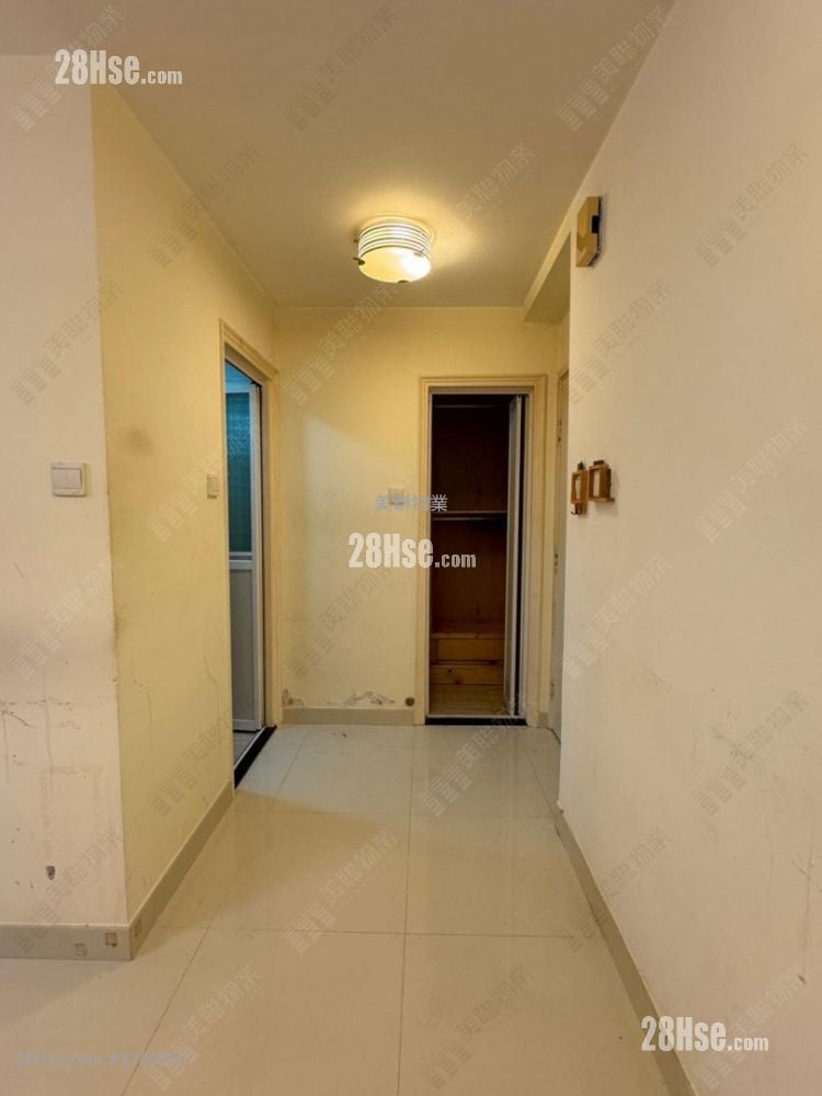 Lung Poon Court Sell 1 Bedroom 383 ft²