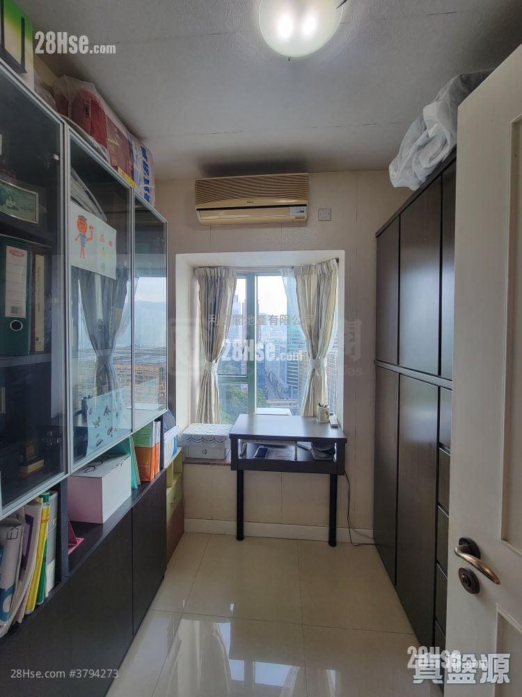 港景峰 售盘 3 房 , 2 浴室 817 平方尺