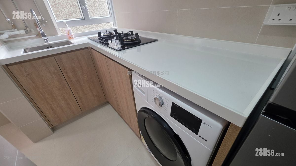 Ching Wah Court Sell 1 Bedroom , 1 Bathroom 351 ft²