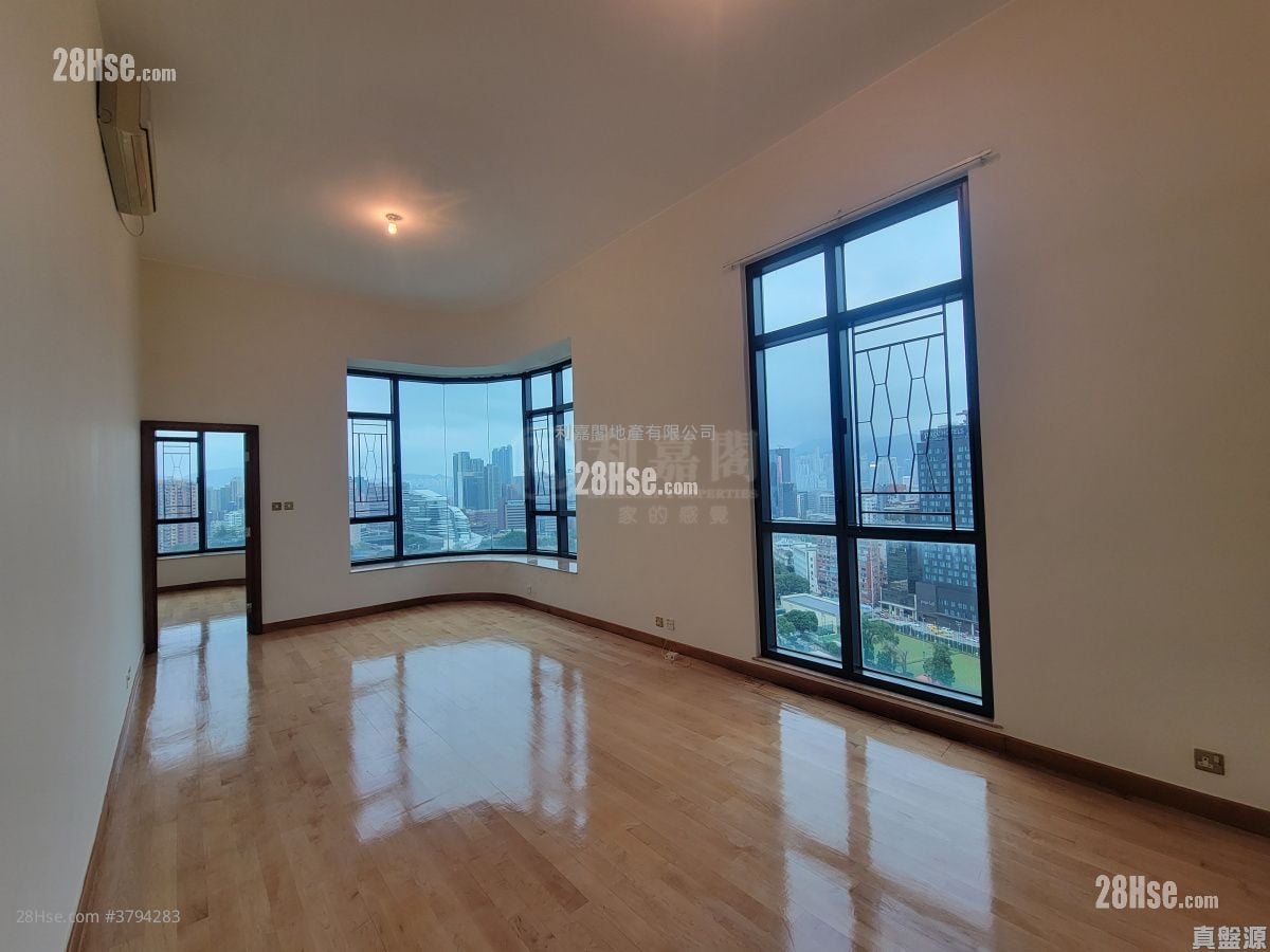 Carmen's Garden Sell 3 Bedrooms , 2 Bathrooms 1,000 ft²