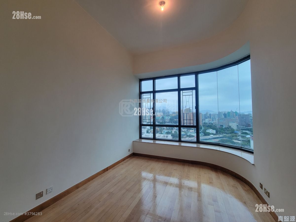 Carmen's Garden Sell 3 Bedrooms , 2 Bathrooms 1,000 ft²