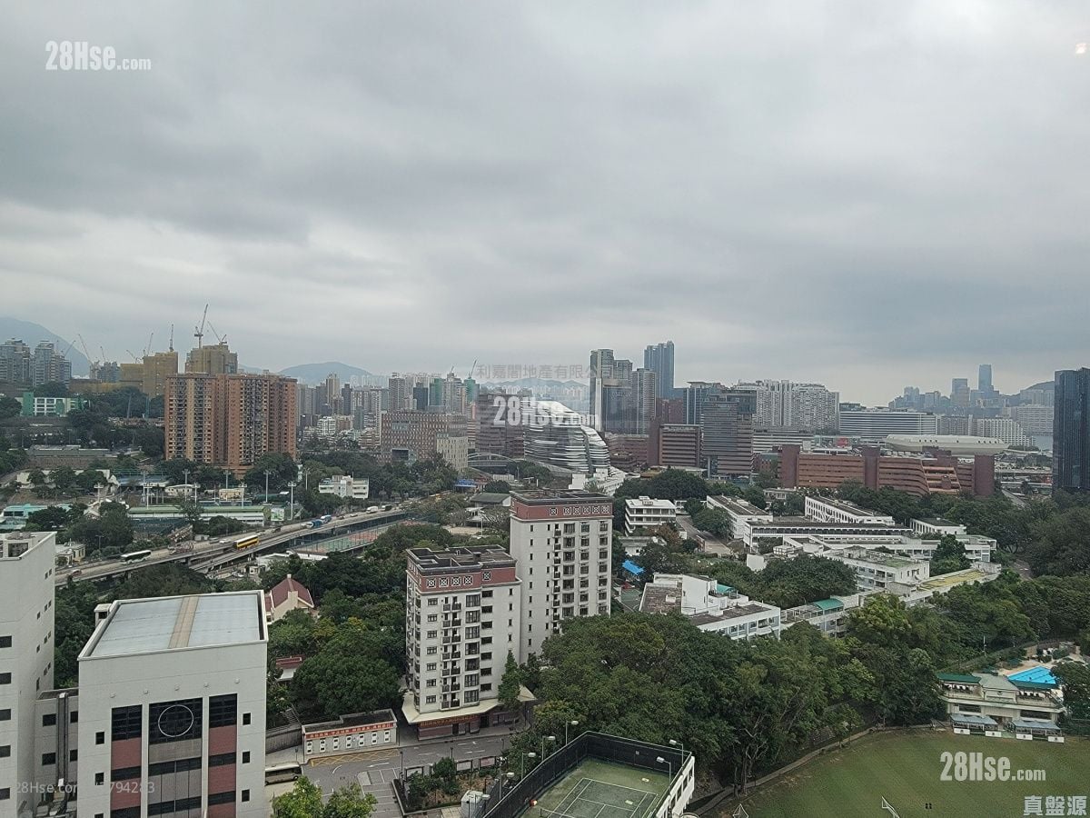 Carmen's Garden Sell 3 Bedrooms , 2 Bathrooms 1,000 ft²