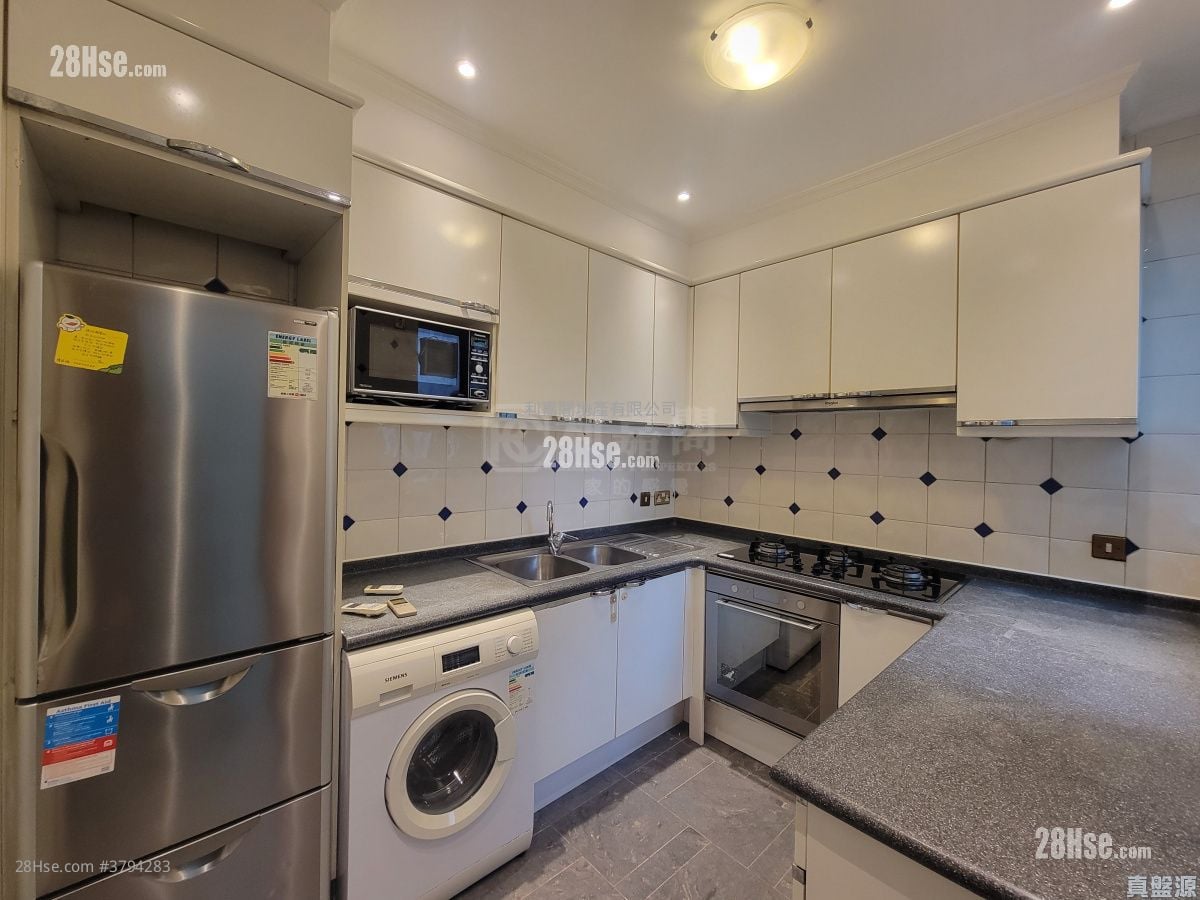 Carmen's Garden Sell 3 Bedrooms , 2 Bathrooms 1,000 ft²