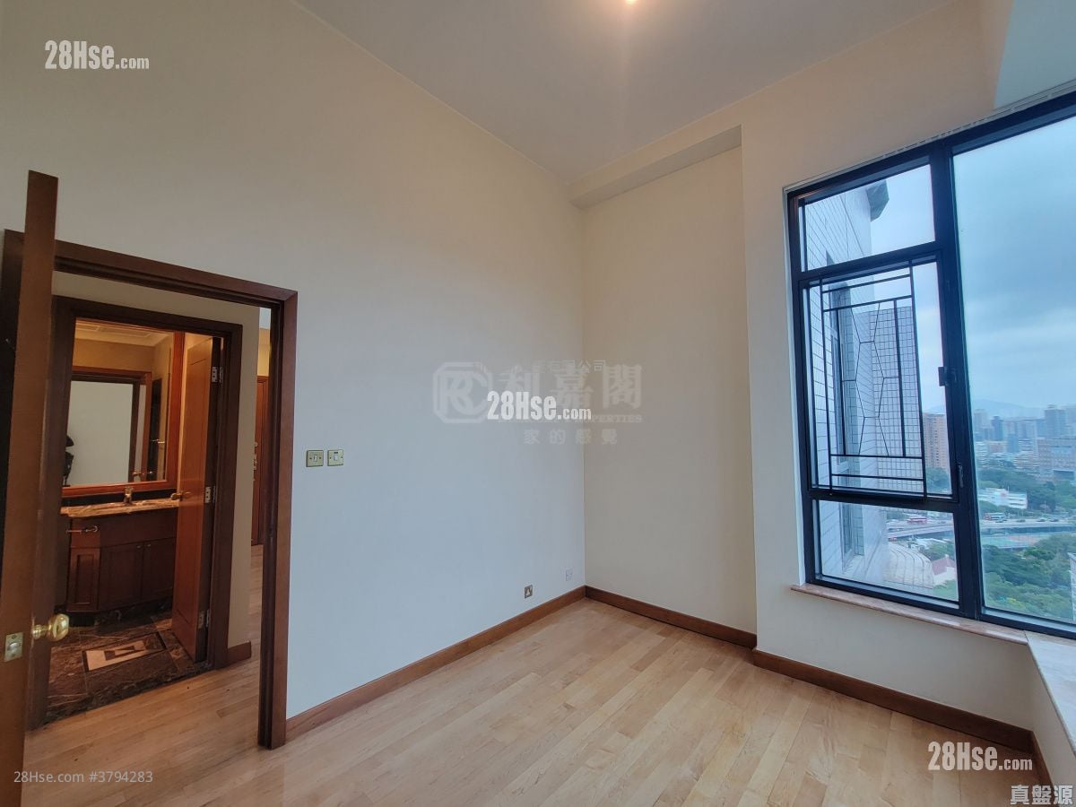 Carmen's Garden Sell 3 Bedrooms , 2 Bathrooms 1,000 ft²