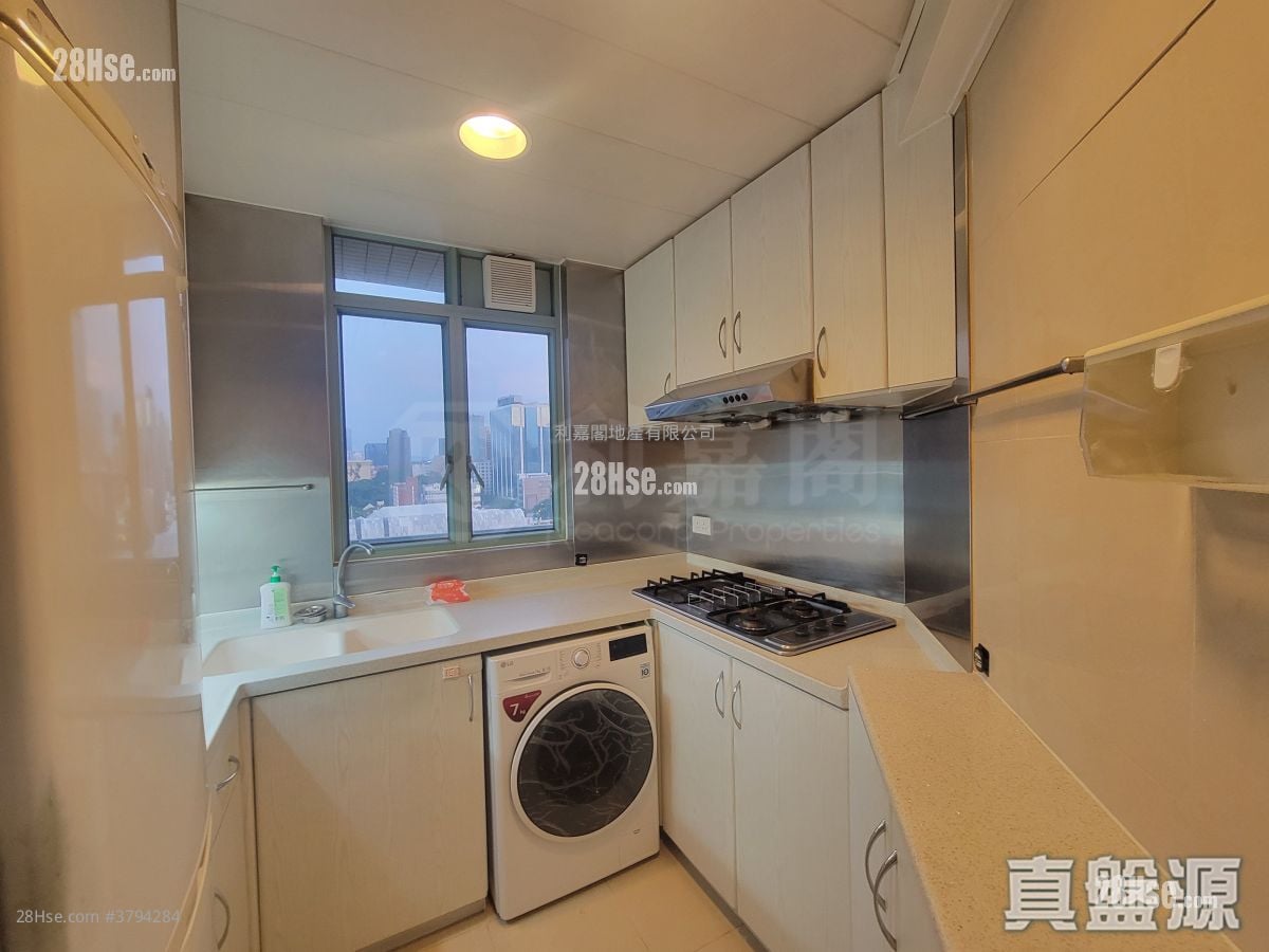 The Victoria Towers Rental 3 Bedrooms , 2 Bathrooms 804 ft²