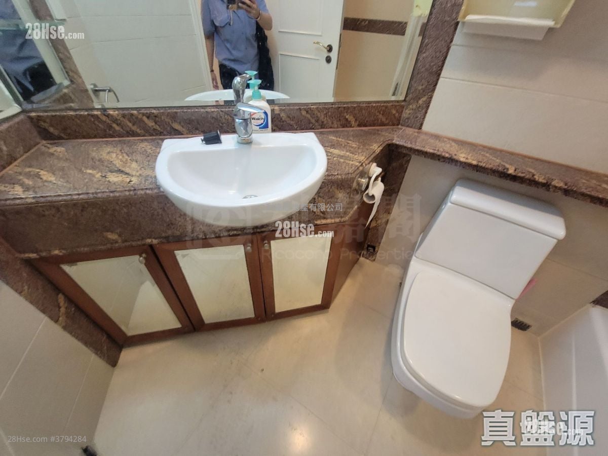 The Victoria Towers Rental 3 Bedrooms , 2 Bathrooms 804 ft²