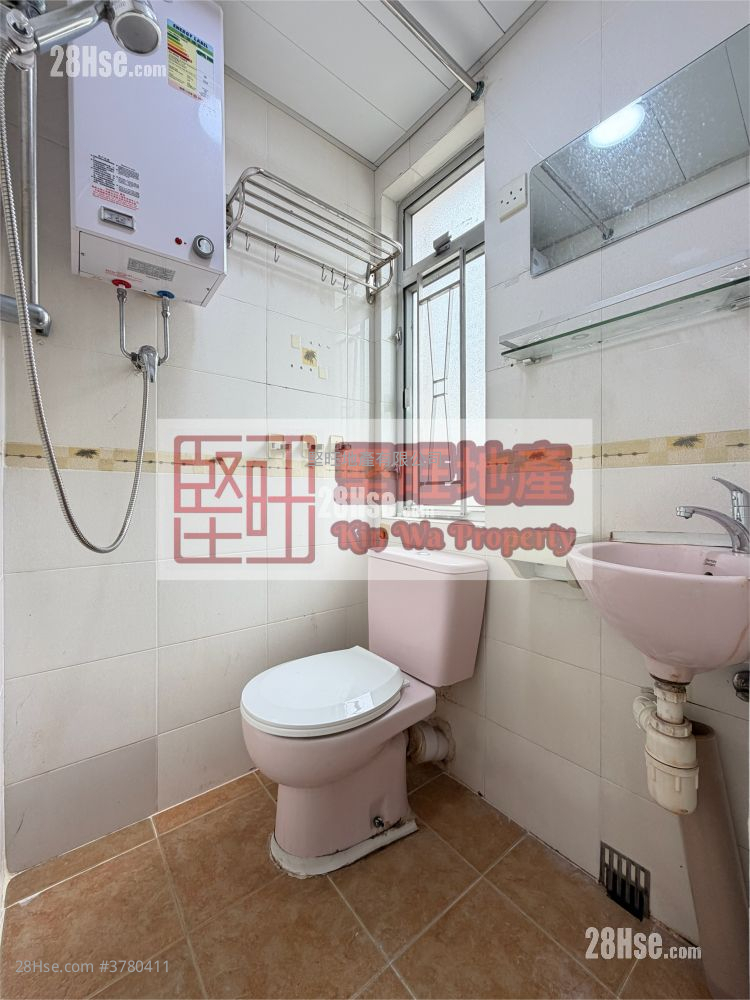 单幢楼房 租盘 2 房 , 1 浴室 240 平方尺