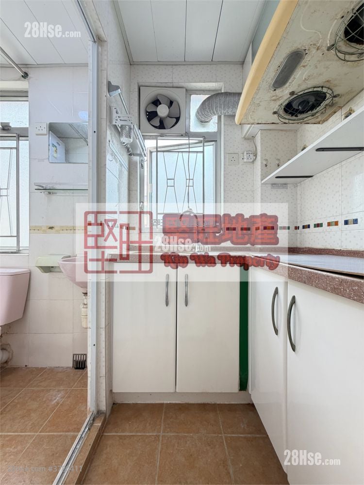 单幢楼房 租盘 2 房 , 1 浴室 240 平方尺