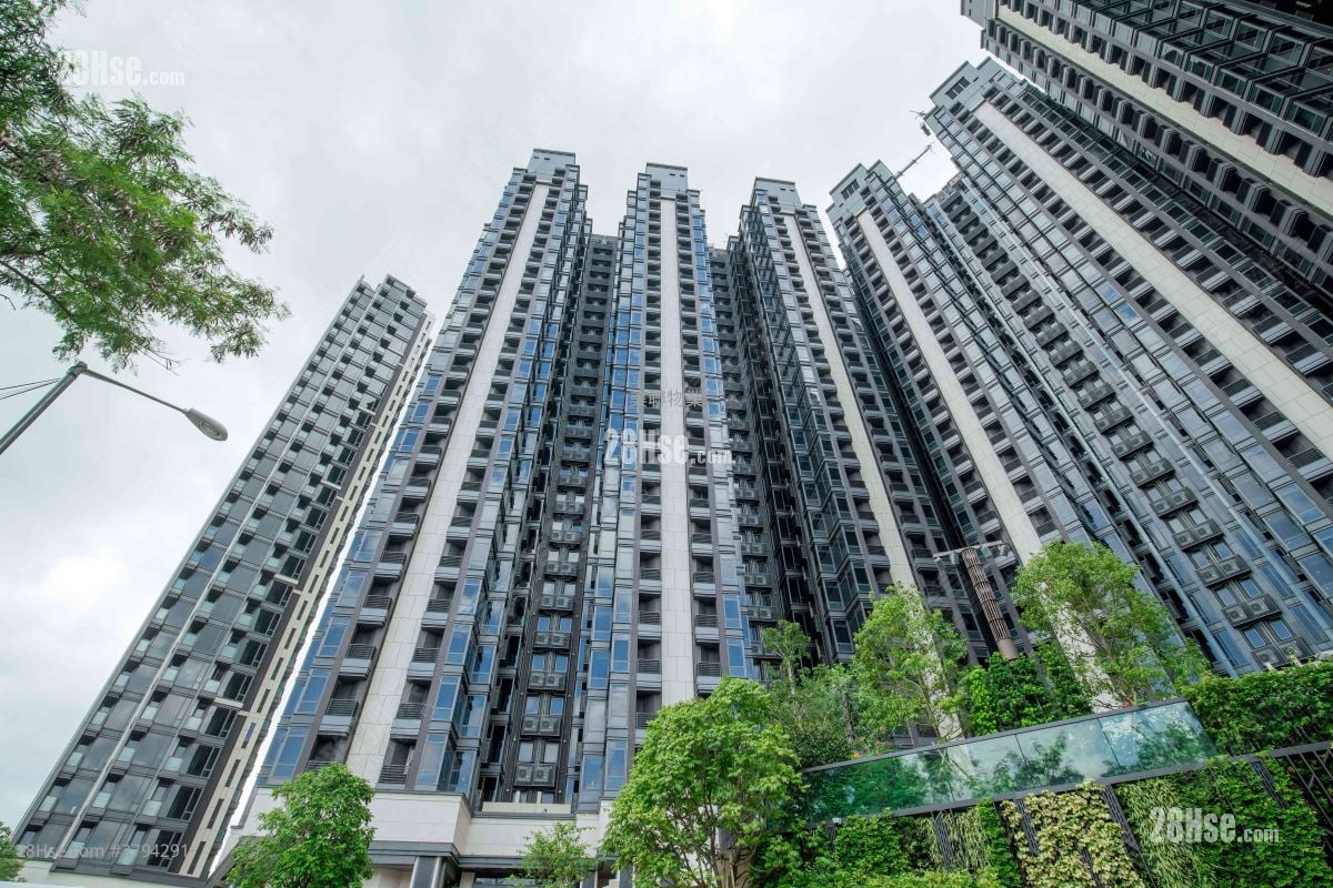 building outlook: Eden Manor Rental 4 Bedrooms , 3 Bathrooms 1,108 ft²