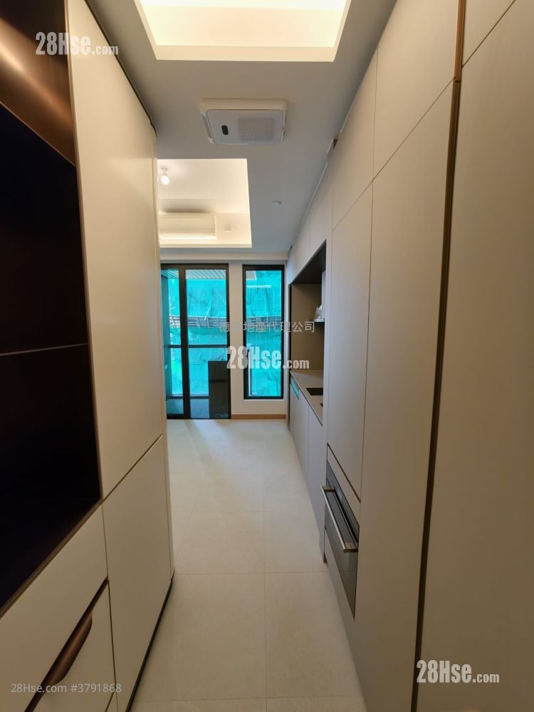 Baker Circle Euston Sell Studio , 1 Bathroom 214 ft²