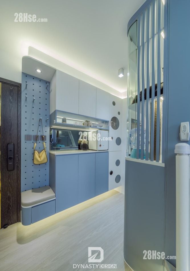 Choi Hing Court Sell 2 Bedrooms , 1 Bathroom 453 ft²