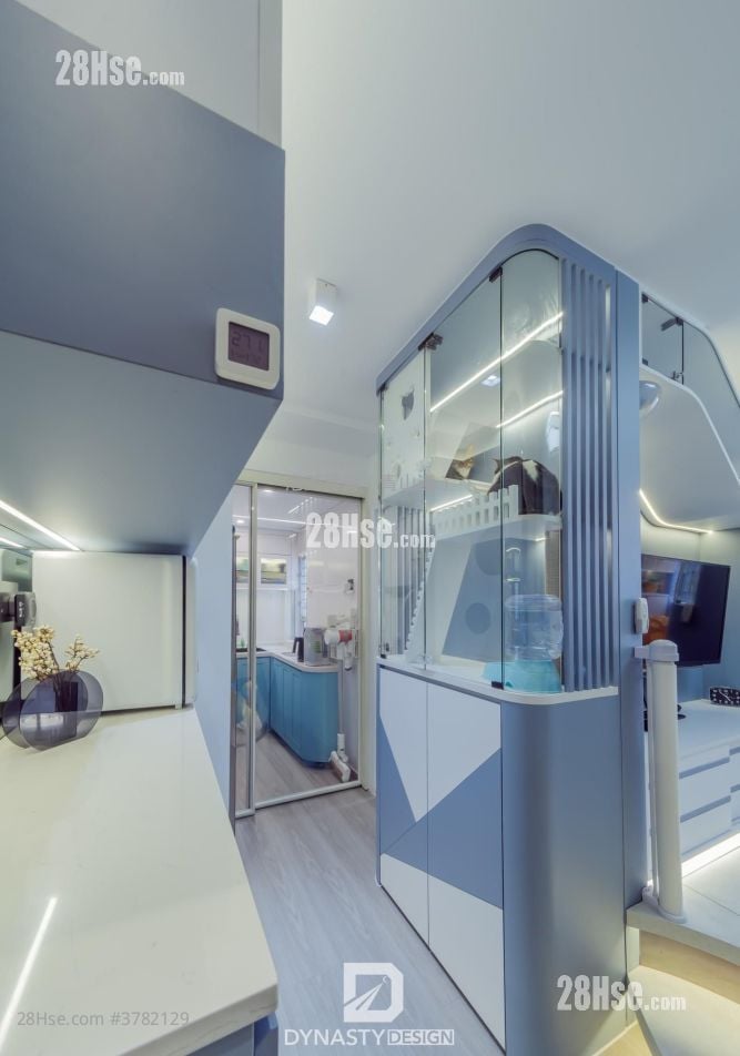 Choi Hing Court Sell 2 Bedrooms , 1 Bathroom 453 ft²