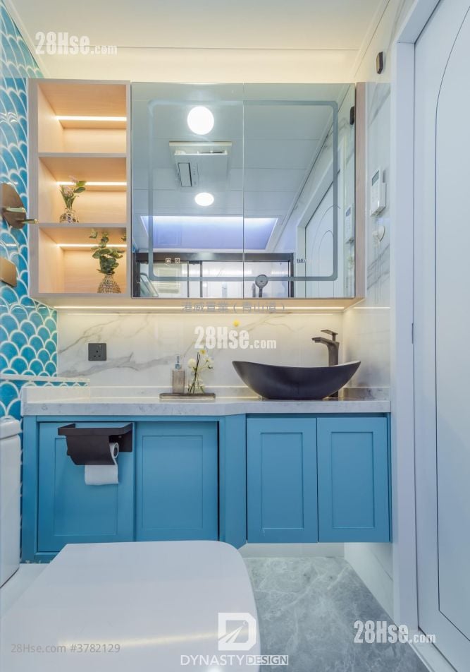 Choi Hing Court Sell 2 Bedrooms , 1 Bathroom 453 ft²