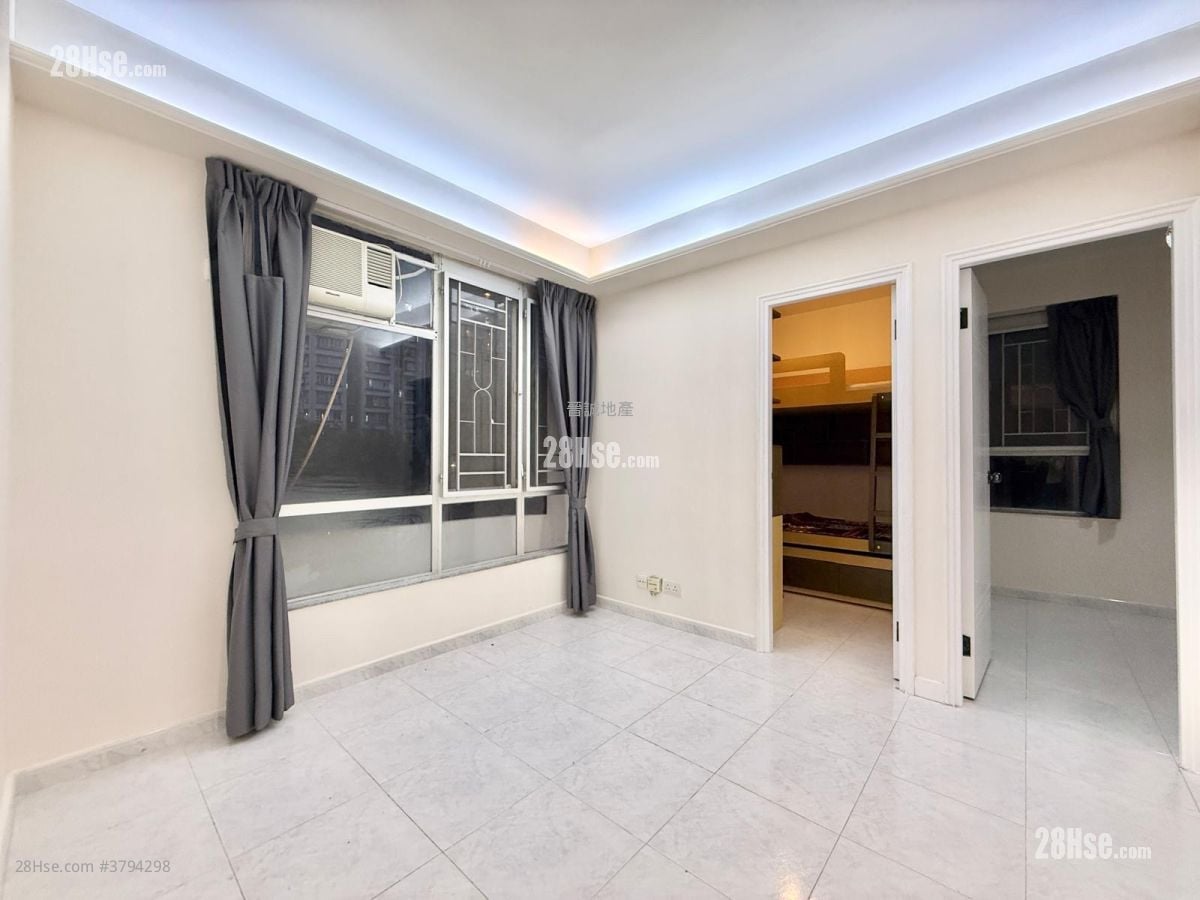 Hong Kong Garden Rental 358 ft²