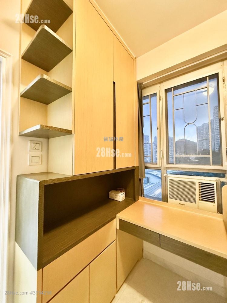 Hong Kong Garden Rental 358 ft²