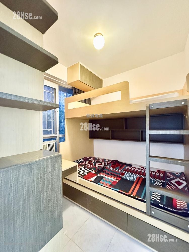 Hong Kong Garden Rental 358 ft²