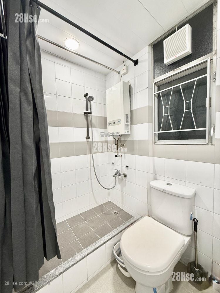 Hong Kong Garden Rental 358 ft²