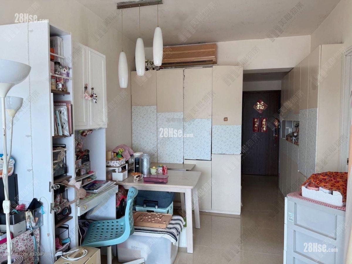 Rambler Crest Sell 2 Bedrooms 451 ft²