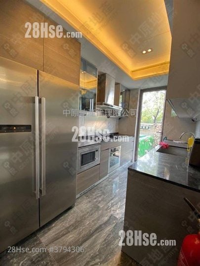 La Mansion Sell 5+ Bedrooms , 3 Bathrooms 1,589 ft²