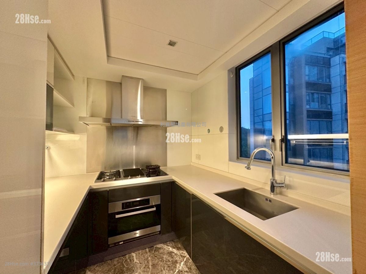 Riva Sell 3 Bedrooms 765 ft²