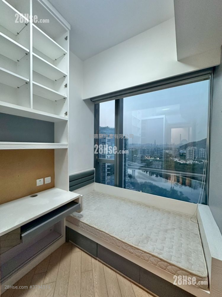 Riva Sell 3 Bedrooms 765 ft²