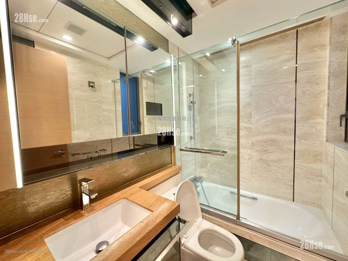 Riva Sell 3 Bedrooms 765 ft²