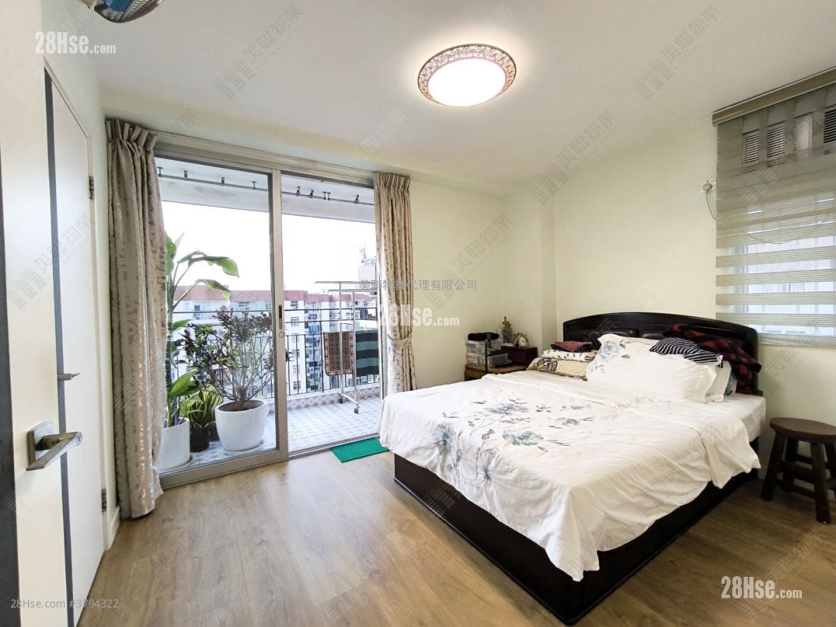 美孚新邨 售盘 3 房 , 2 浴室 947 平方尺