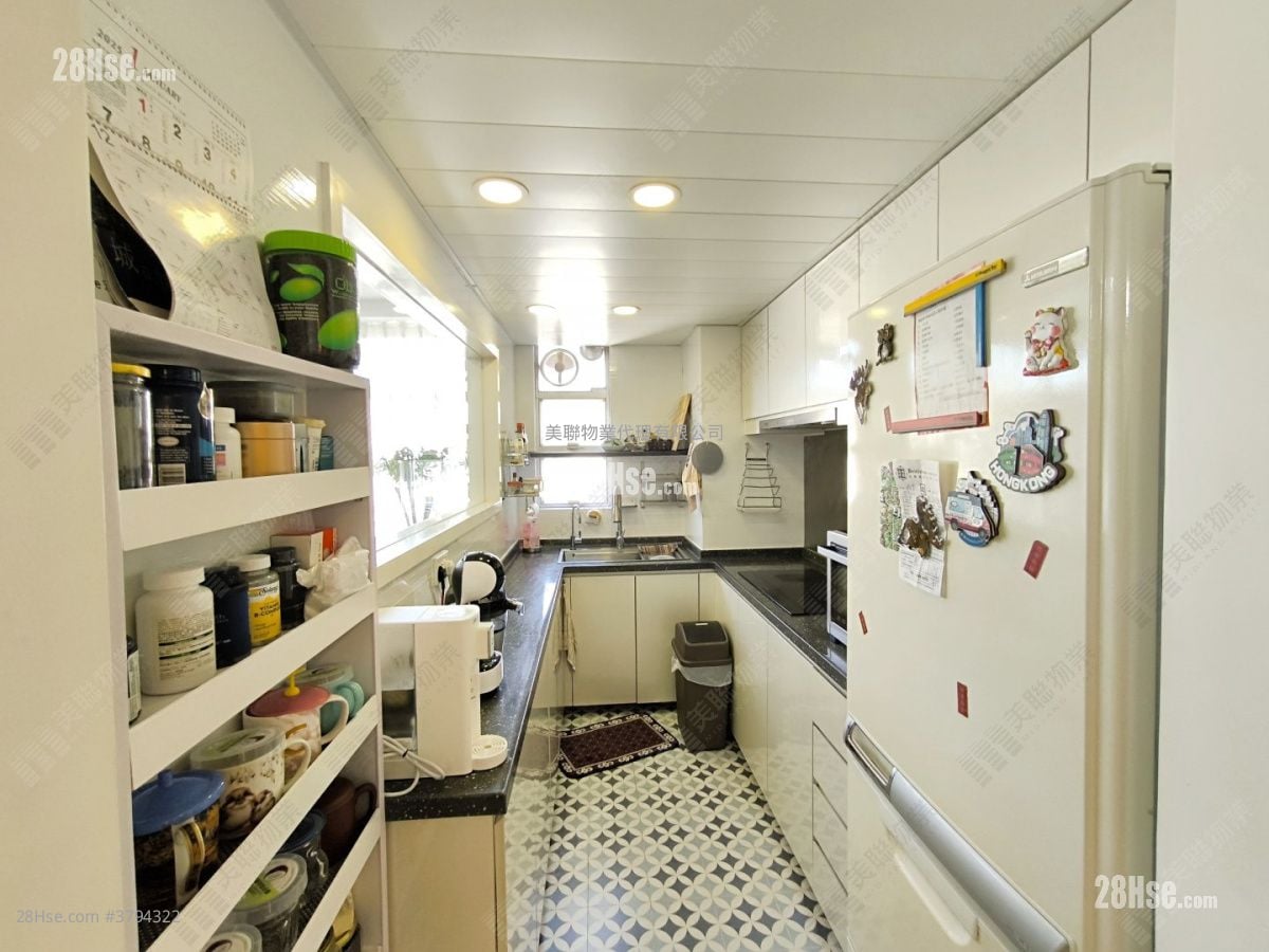 美孚新邨 售盘 3 房 , 2 浴室 947 平方尺