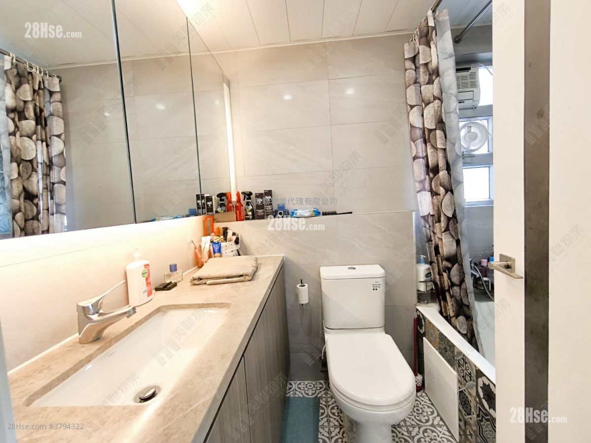 美孚新邨 售盘 3 房 , 2 浴室 947 平方尺