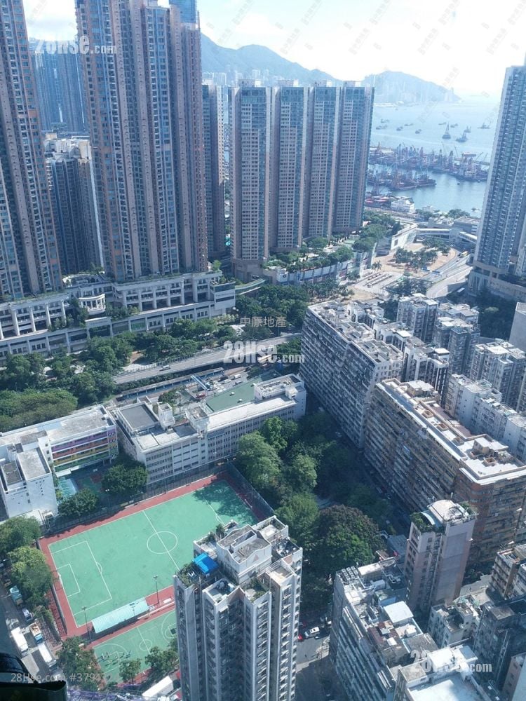 形品星寓 售盘 3 房 , 2 浴室 717 平方尺