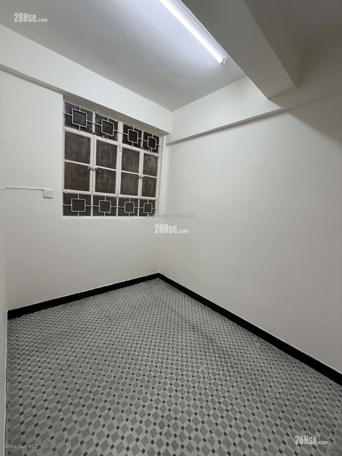 Wai Tak Building Rental 3 Bedrooms , 2 Bathrooms 400 ft²