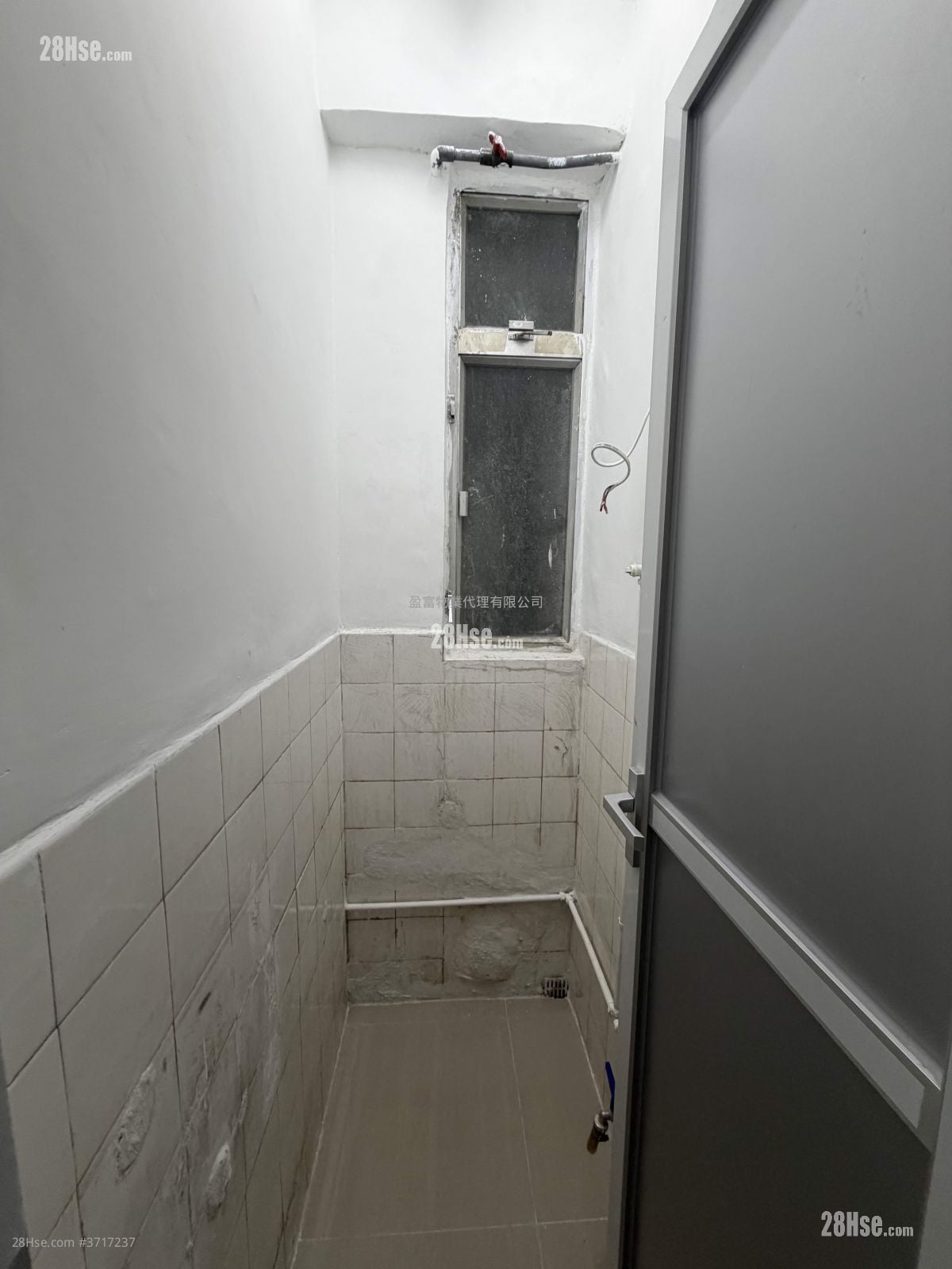 Wai Tak Building Rental 3 Bedrooms , 2 Bathrooms 400 ft²