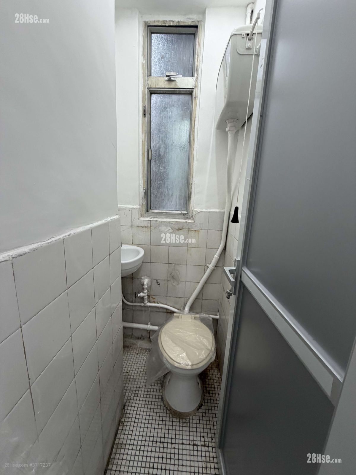 Wai Tak Building Rental 3 Bedrooms , 2 Bathrooms 400 ft²