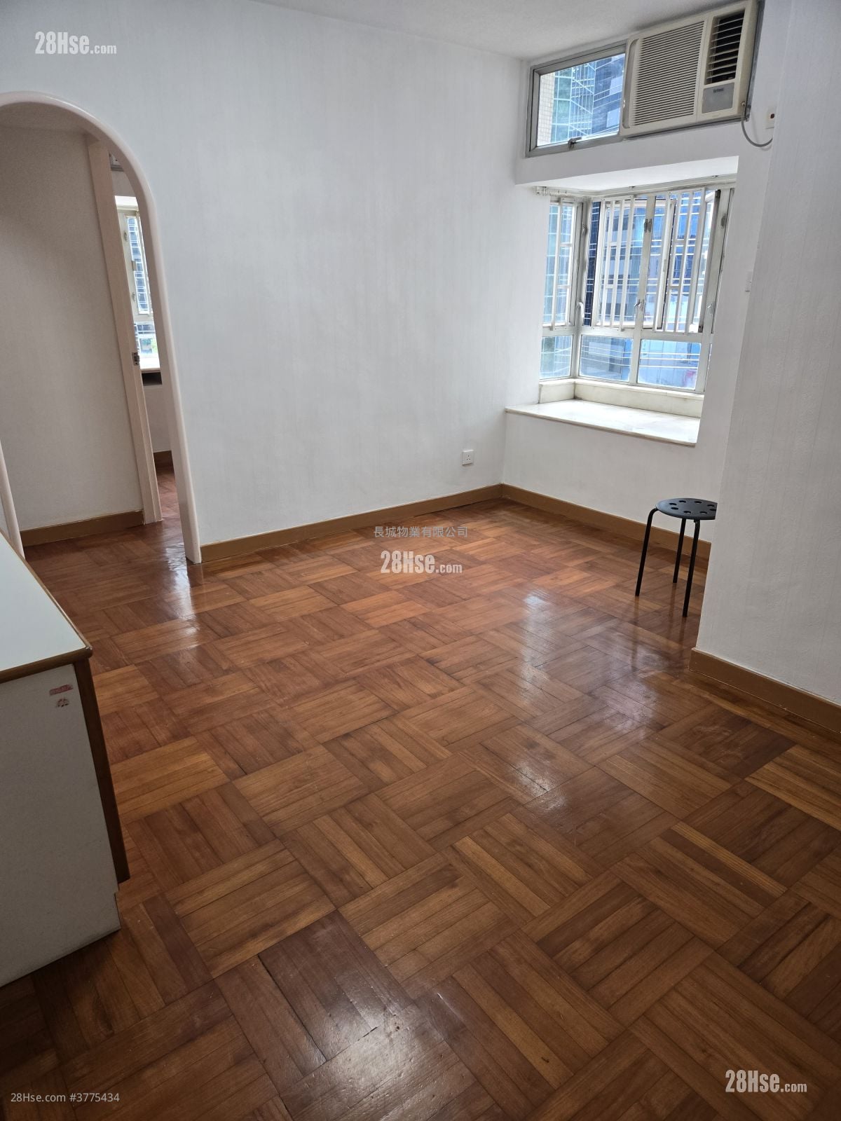 华信花园 租盘 2 房 , 1 浴室 427 平方尺