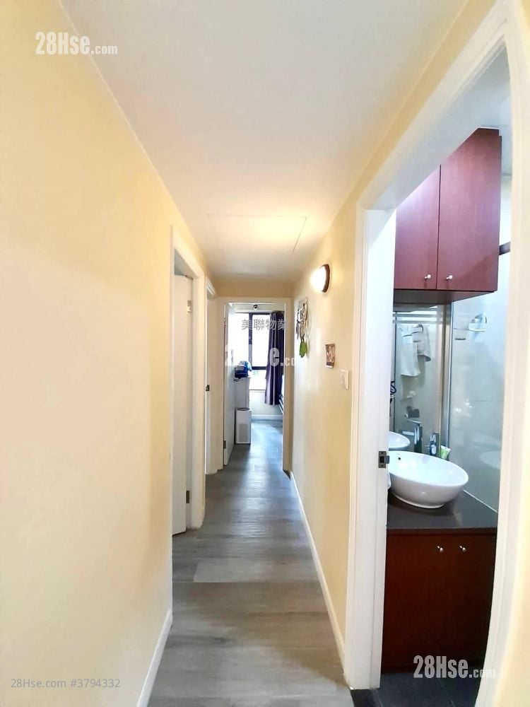 Tsing Yi Garden Sell 3 Bedrooms , 2 Bathrooms 547 ft²