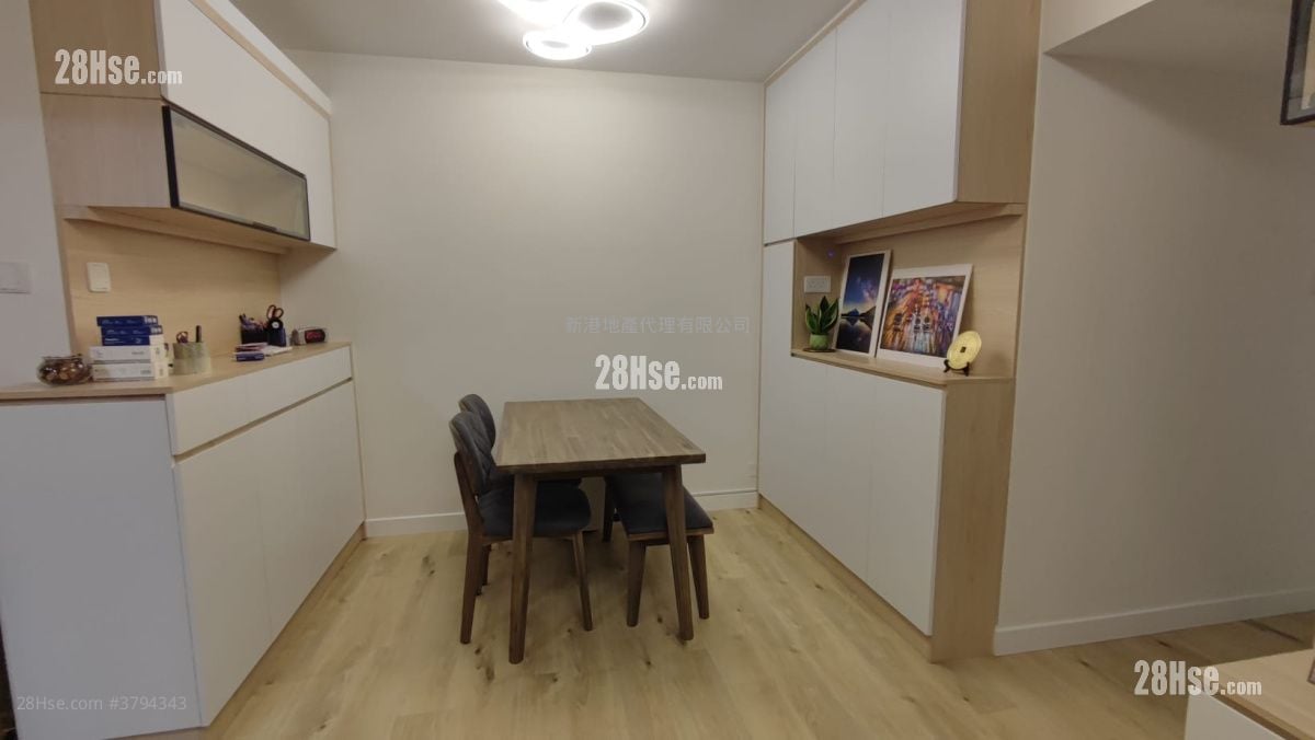 Sky Tower Sell 2 Bedrooms , 1 Bathroom 521 ft²