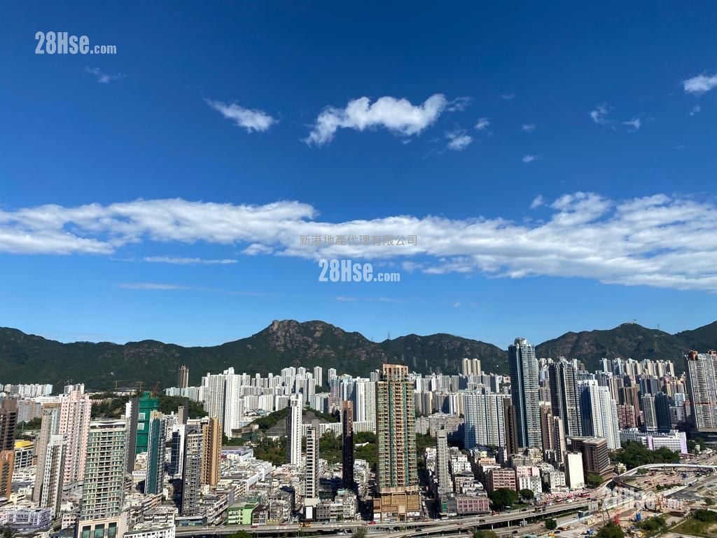 Sky Tower Sell 2 Bedrooms , 1 Bathroom 521 ft²