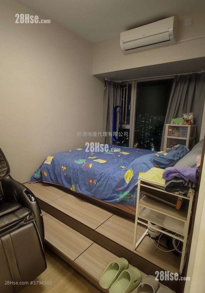 Sky Tower Sell 2 Bedrooms , 1 Bathroom 521 ft²