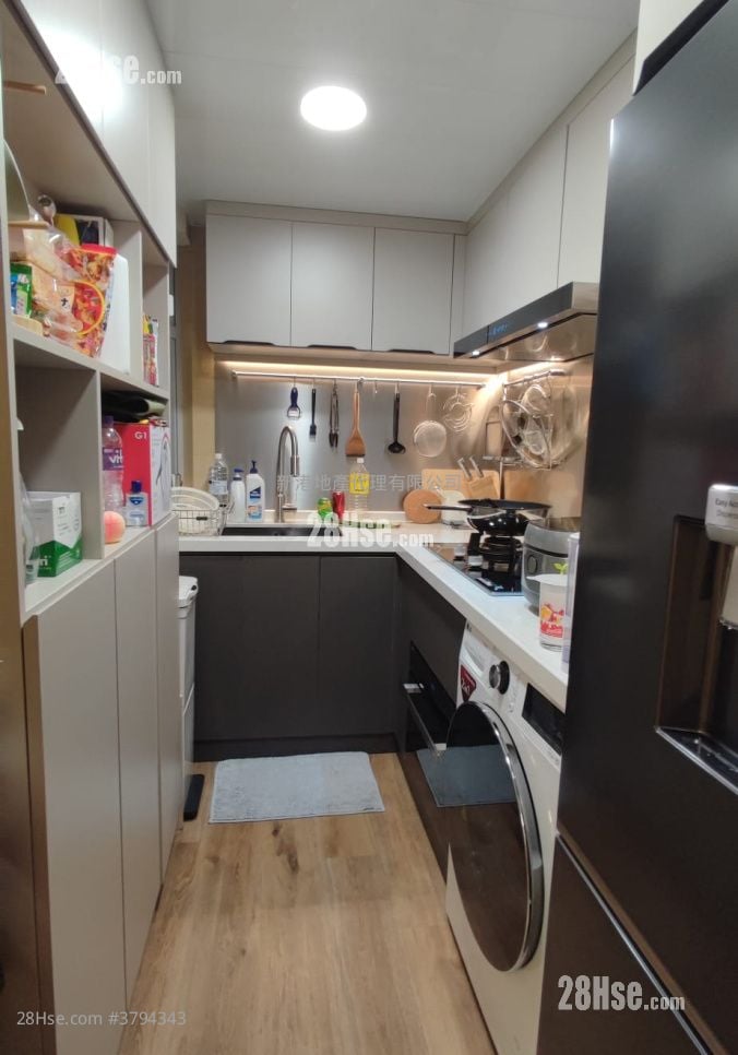 Sky Tower Sell 2 Bedrooms , 1 Bathroom 521 ft²