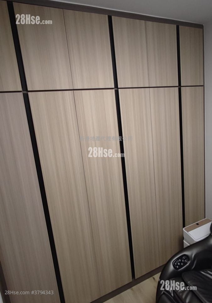 Sky Tower Sell 2 Bedrooms , 1 Bathroom 521 ft²