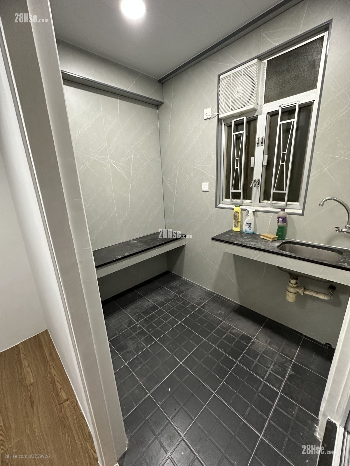 乾丰大厦 售盘 2 房 , 1 浴室 355 平方尺